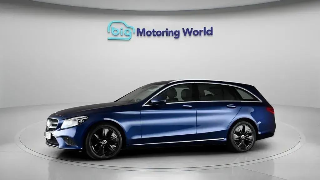 Second-hand Mercedes C200 Premium 198 CP (145 kW) 2019 Albastru Break