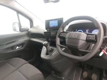 Image 3/4