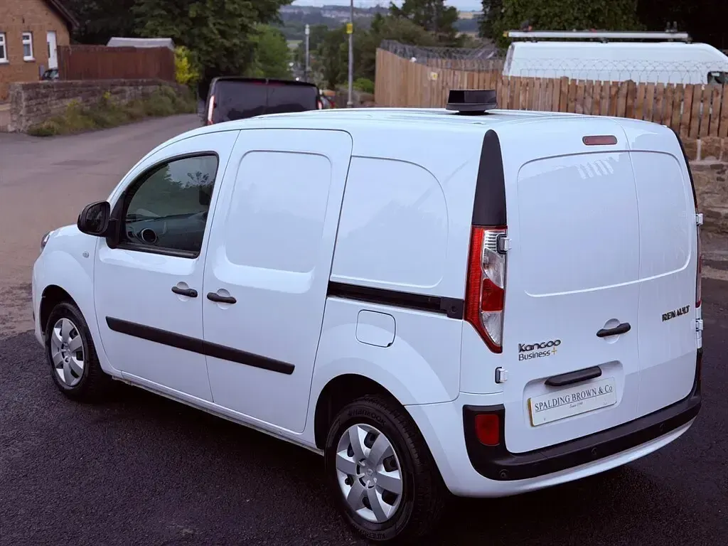 Used Renault Kangoo Business 95 HP (69 kW) 2020 White MPV
