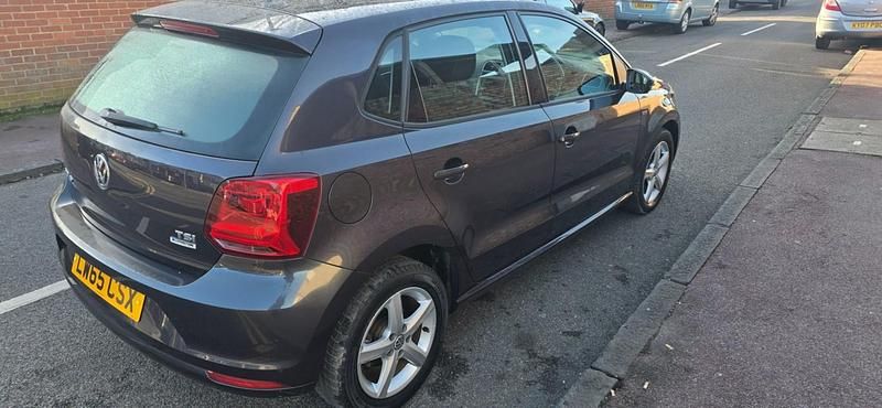 Begagnad VW Polo 2015 Grå Halvkombi