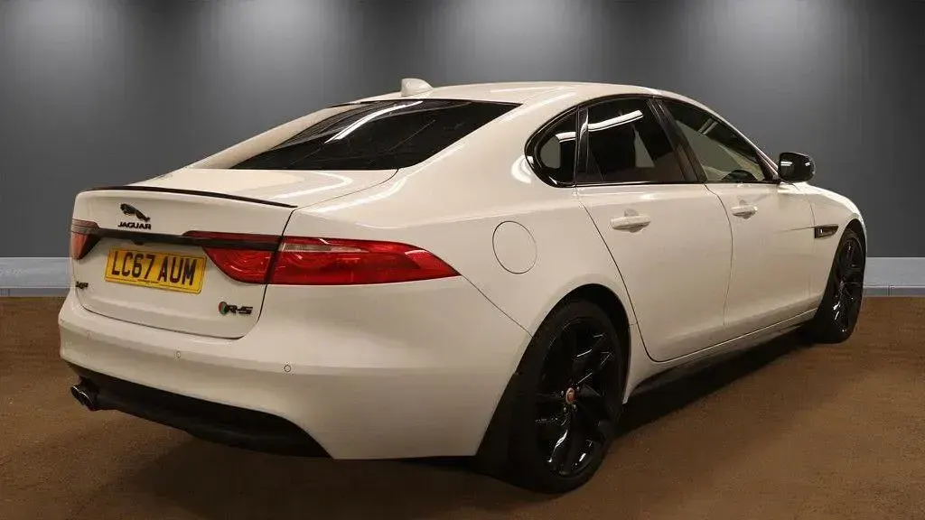 Used Jaguar XF R-Sport 180 HP (132 kW) 2017 White Sedan