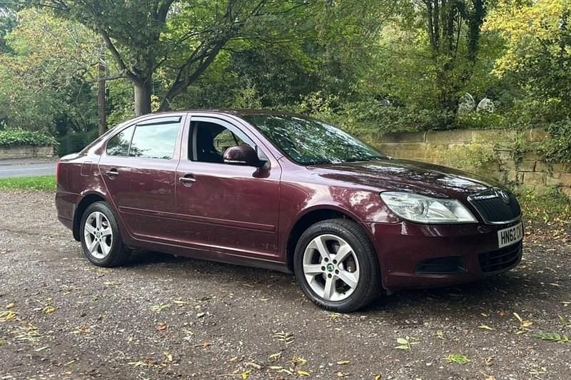 Maroon Used 2012 Skoda Octavia SE Hatchback | £995 - Image 1/1