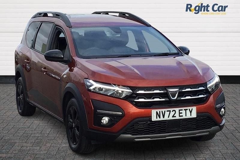 Used Dacia Jogger Extreme 110 HP (80 kW) 2022 Brown MPV