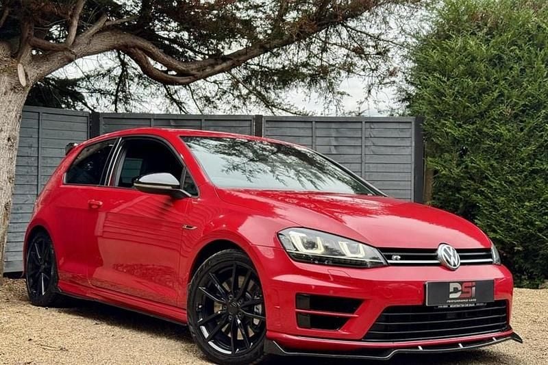 Red Used 2016 VW Golf VII R Hatchback | £15,990 (Fair price) - Image 1/1