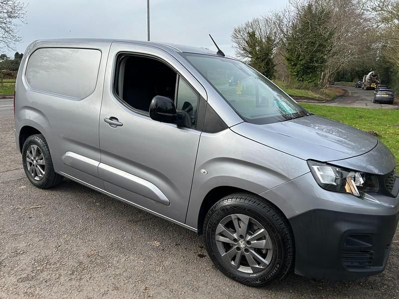 Used Peugeot E-Partner Premium 100 kW (136 HP) 2022 Grey MPV
