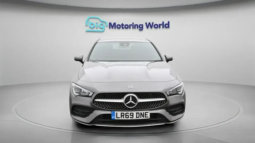 Usado Mercedes CLA200 AMG line 163 CV (119 kW) 2019 Gris Coupe
