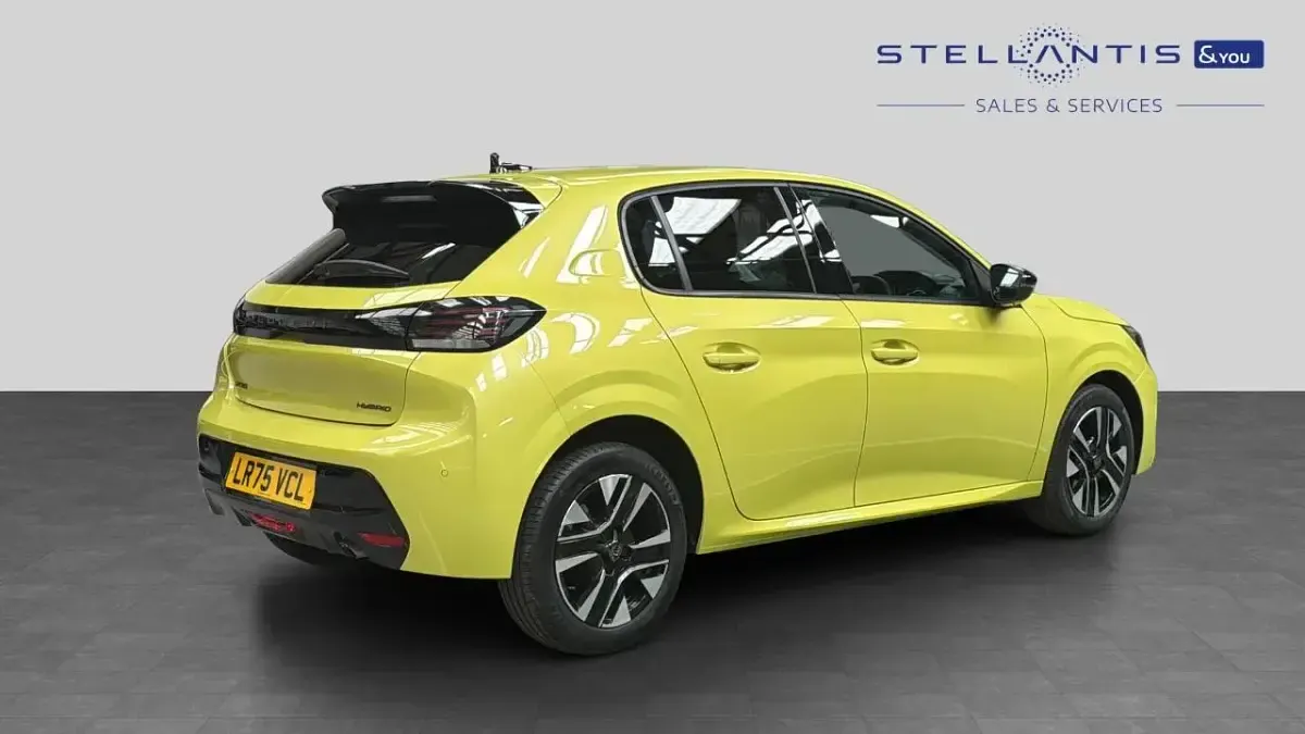 Used Peugeot 208 Allure 108 HP (79 kW) 2025 Yellow Hatchback