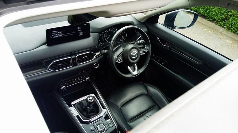 Usado Mazda 6 Edition 165 HP (121 kW) 2022 Preto SUV