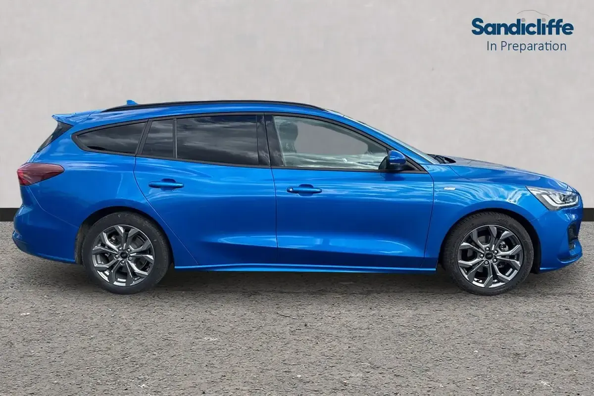 Used Ford Focus ST-Line 155 HP (114 kW) 2024 Blue Estate