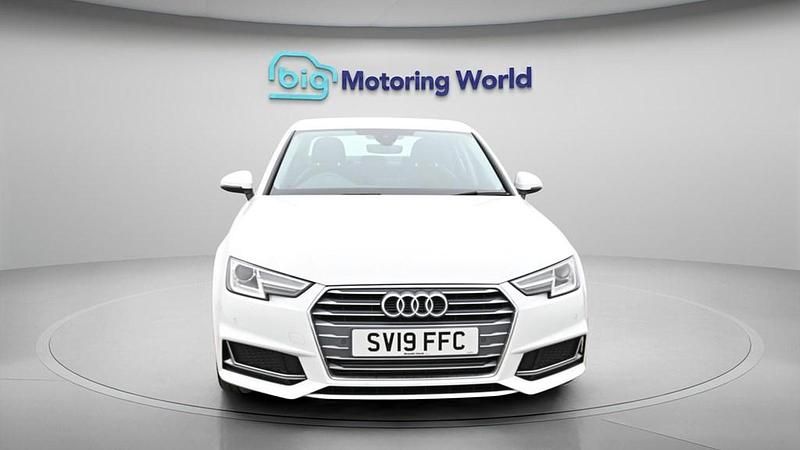 Used Audi A4 Sport 150 HP (110 kW) 2019 White Sedan