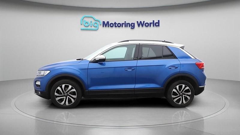 Used VW T-Roc Active 150 HP (110 kW) 2022 Blue SUV