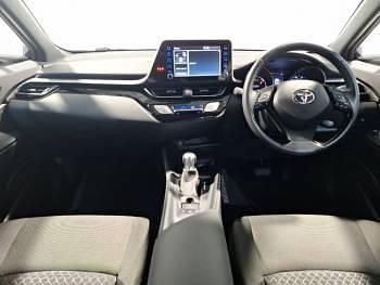Usado Toyota C-HR 122 CV (89 kW) 2023 Púrpura SUV