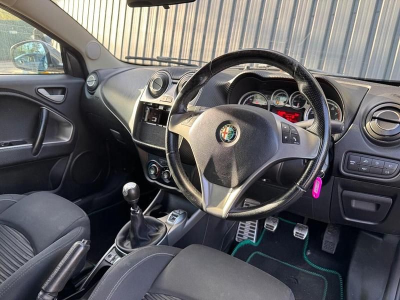 Used Alfa Romeo MiTo Distinctive 105 HP (77 kW) 2012 Black Hatchback