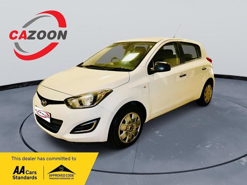 Used Hyundai i20 Classic 2013 White Hatchback