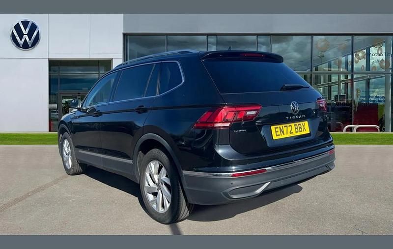 Used VW Tiguan Allspace Life 147 HP (108 kW) 2023 Black SUV