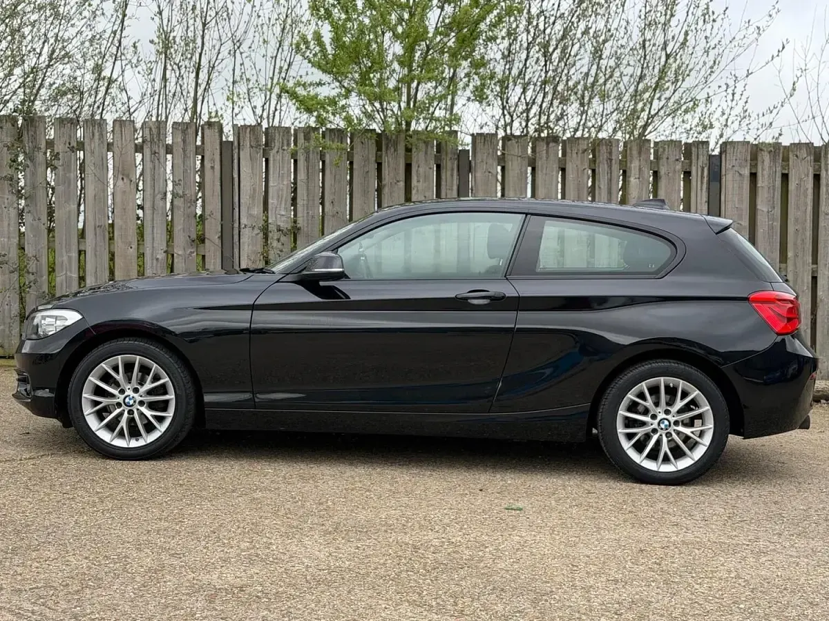 Used BMW 118 Sport Line 136 HP (100 kW) 2017 Black Hatchback