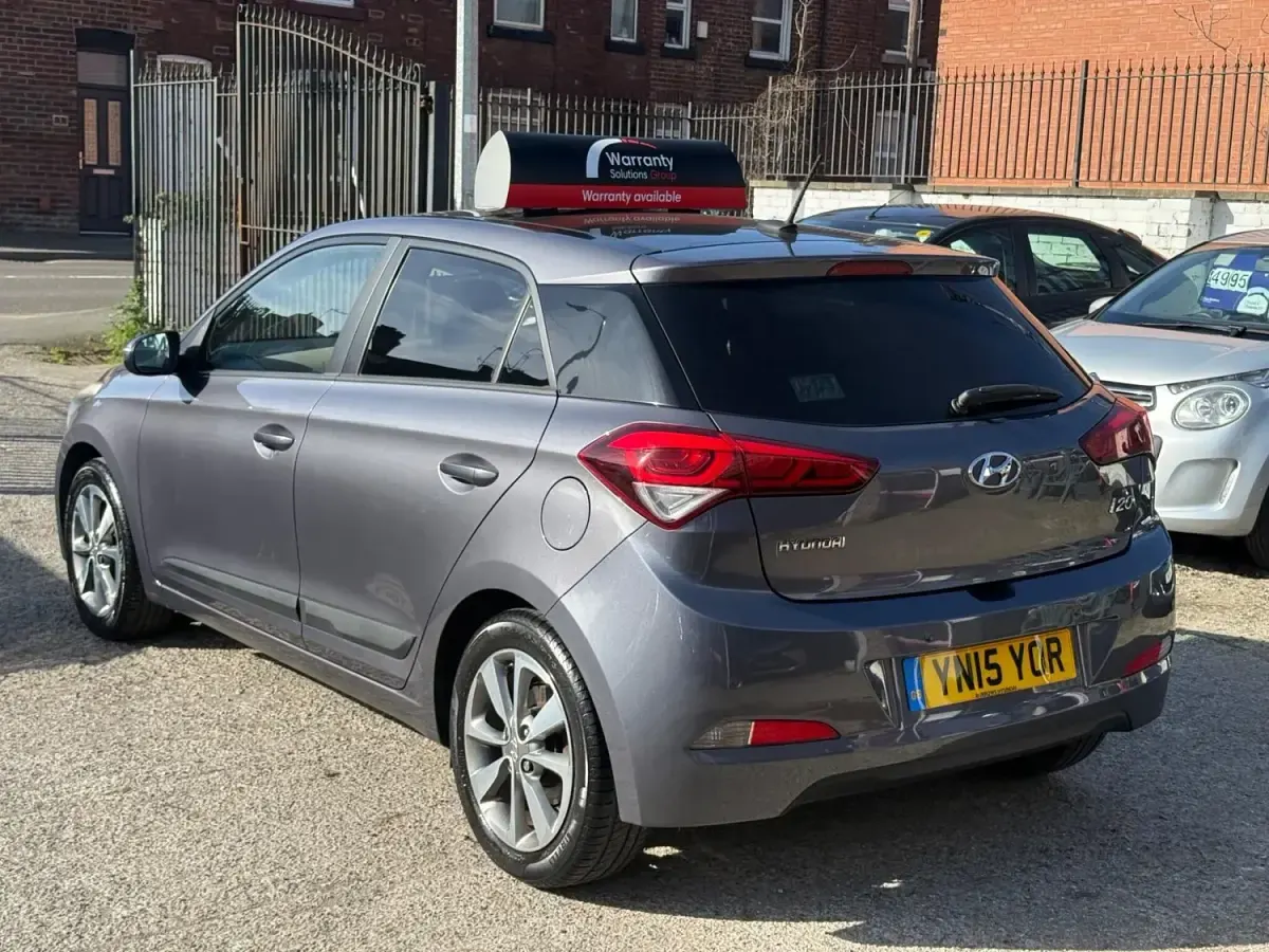 Begagnad Hyundai i20 Premium SE 2015 Grå Halvkombi