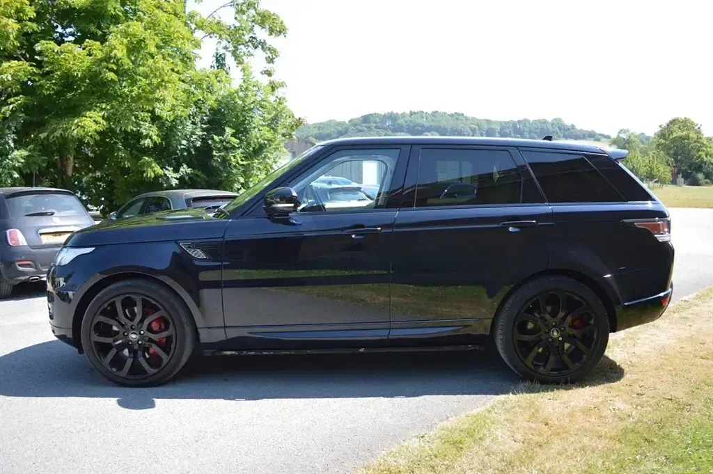 Used Land Rover Range Rover HSE Dynamic 306 HP (225 kW) 2016 Mariana black SUV