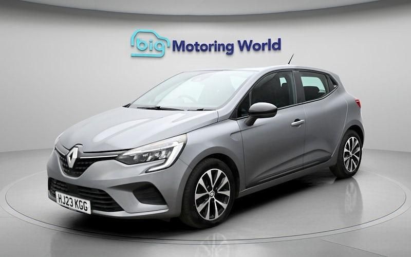 Używany Renault Clio V Evolution 90 KM (66 kW) 2023 Szary Hatchback