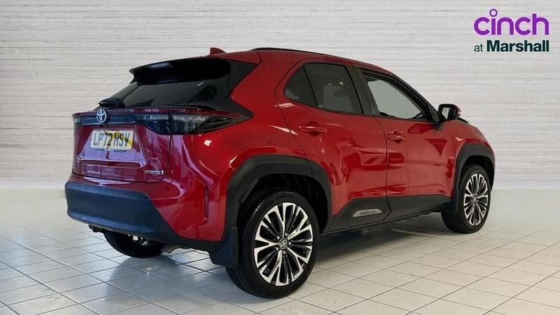 Used Toyota Yaris Hybrid 116 HP (85 kW) 2022 Red