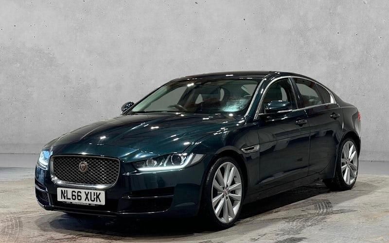 Begagnad Jaguar XE Portfolio 179 HK (131 kW) 2019 Sedan