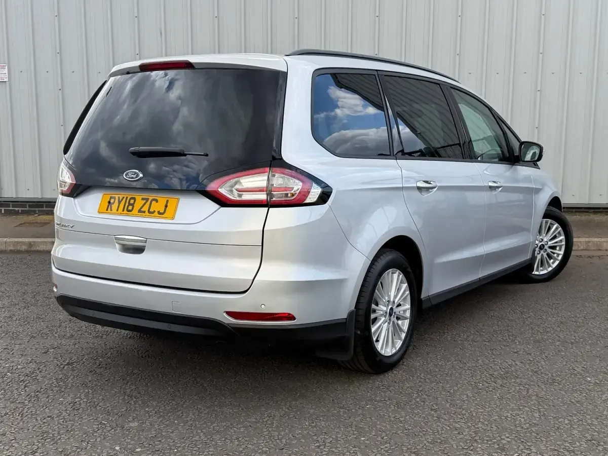 Gebraucht Ford Galaxy Zetec 150 PS (110 kW) 2018 Silber Van / Kleinbus