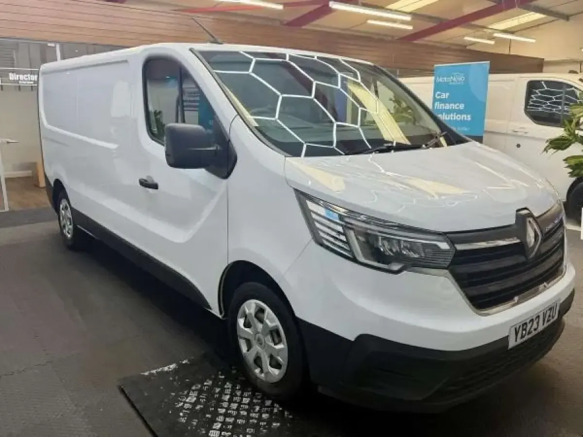 Used Renault Trafic 130 HP (95 kW) 2023 White MPV