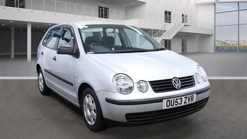 Used VW Polo 65 HP (47 kW) 2003 Silver Hatchback