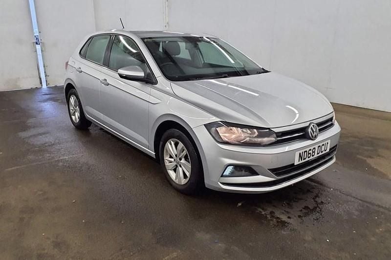 Used VW Polo Edition 65 HP (47 kW) 2018 Silver Hatchback