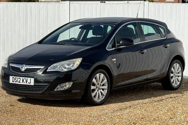 Black Used 2012 Vauxhall Astra Hatchback | £5,599 (Expensive) - Image 1/1