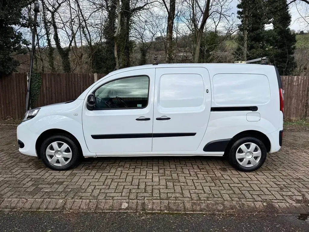 Używany Nissan NV250 S 95 KM (69 kW) 2021 Biały Van