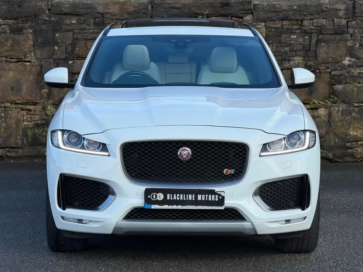 Used Jaguar F-Pace S 300 HP (220 kW) 2018 White SUV