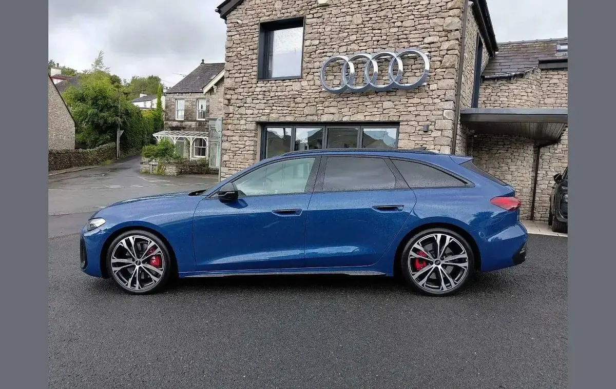 Used Audi A5 Comfort 362 HP (266 kW) 2026 Blue Estate
