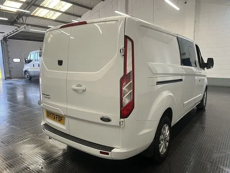 Used Ford Transit Custom Limited 130 HP (95 kW) 2023 White Van