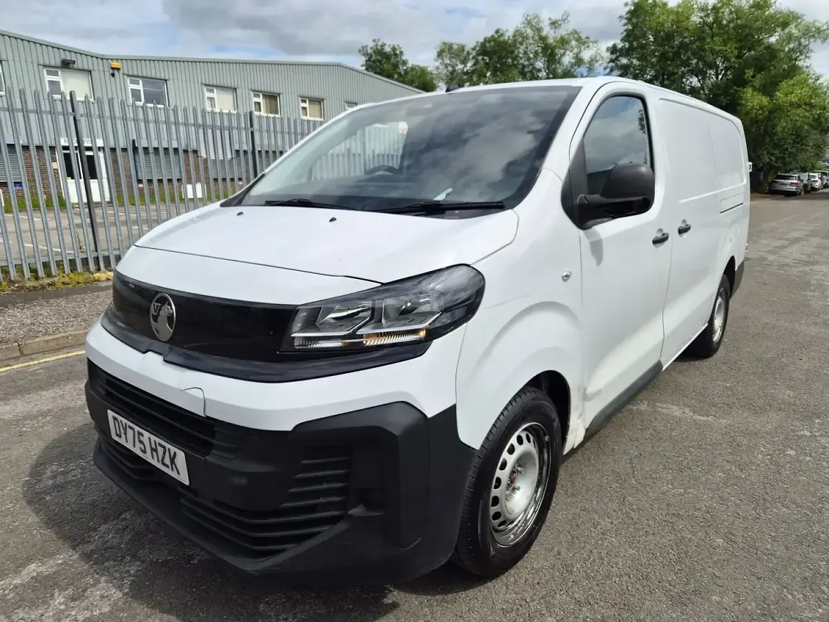 Used Vauxhall Vivaro 2025 White MPV