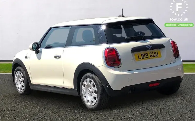 Used Mini ONE Classic 102 HP (75 kW) 2021 Hatchback