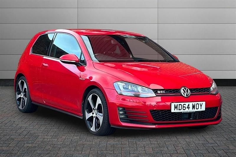 Used VW Golf VII GTI 220 HP (161 kW) 2015 Tornado red Hatchback