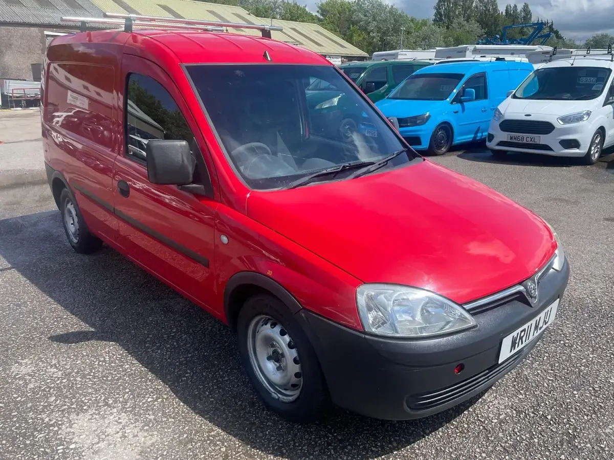 Used Vauxhall Combo 75 HP (55 kW) 2011 Red MPV