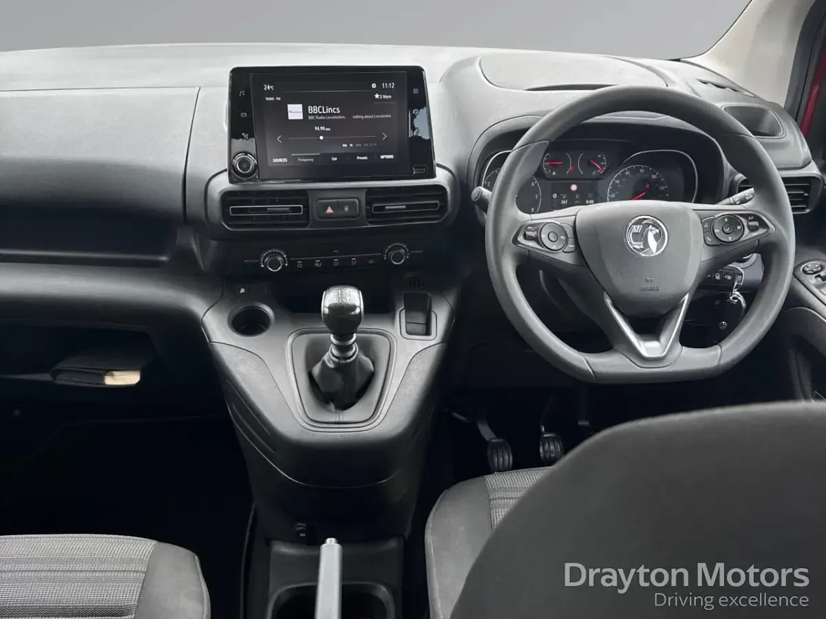 Used Vauxhall Combo S 110 HP (80 kW) 2019 Red MPV