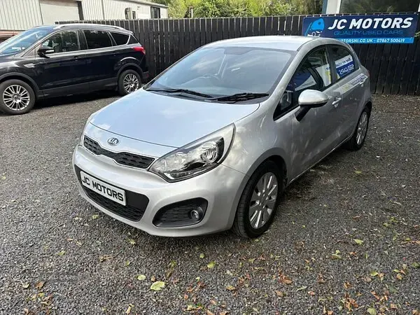 Used Kia Rio 84 HP (61 kW) 2013 Silver Hatchback