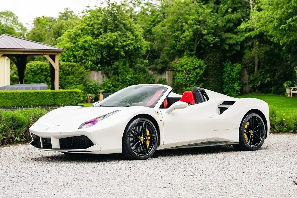Used Ferrari 488 670 HP (492 kW) 2018 White Cabriolet