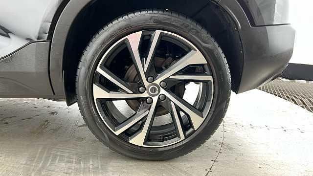 Used Volvo XC40 R-Design Pro 197 HP (144 kW) 2021 Black SUV