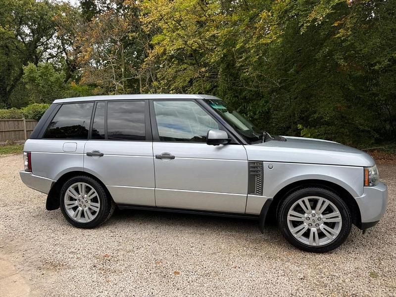 Used Land Rover Range Rover Vogue 271 HP (199 kW) 2010 Silver SUV