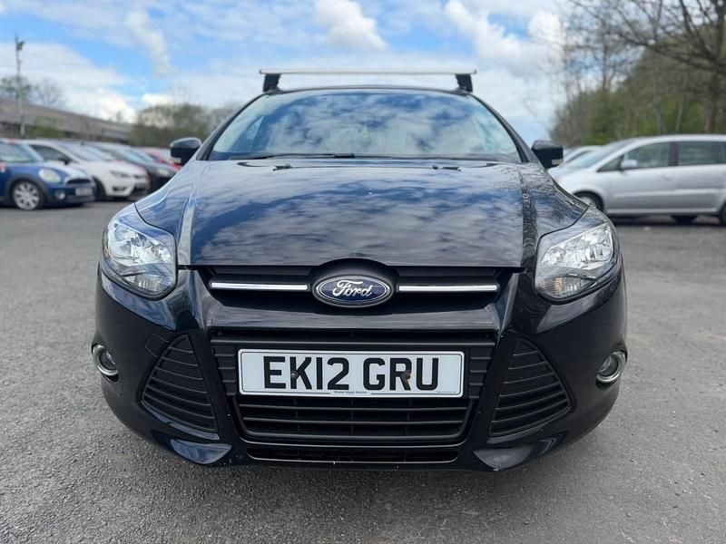 Usado Ford Focus Zetec 125 HP (91 kW) 2012 Preto Citadino