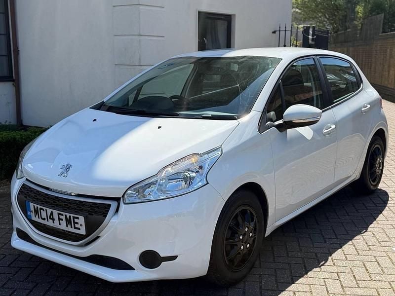 Used Peugeot 208 Access 82 HP (60 kW) 2013 White Hatchback
