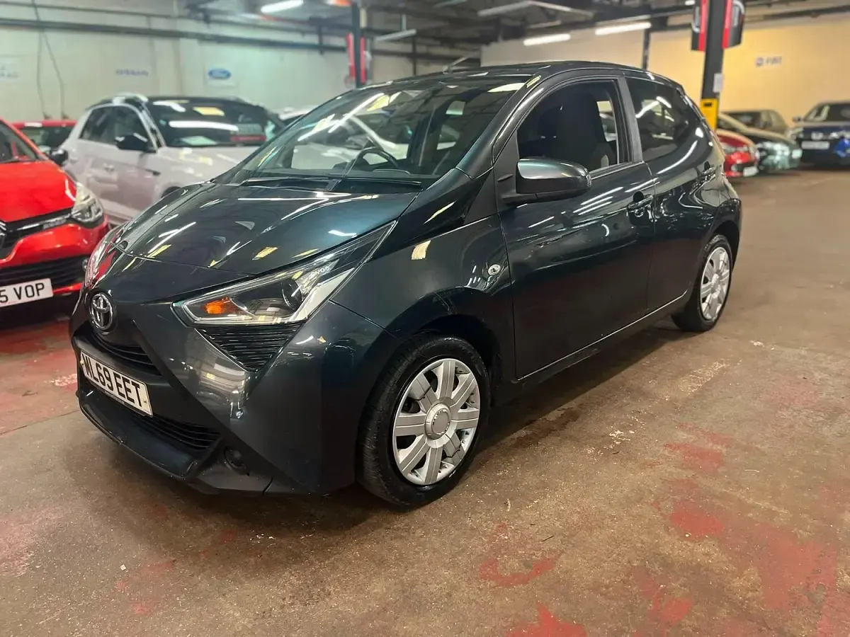 Used Toyota Aygo X-play 72 HP (52 kW) 2019 Grey Hatchback