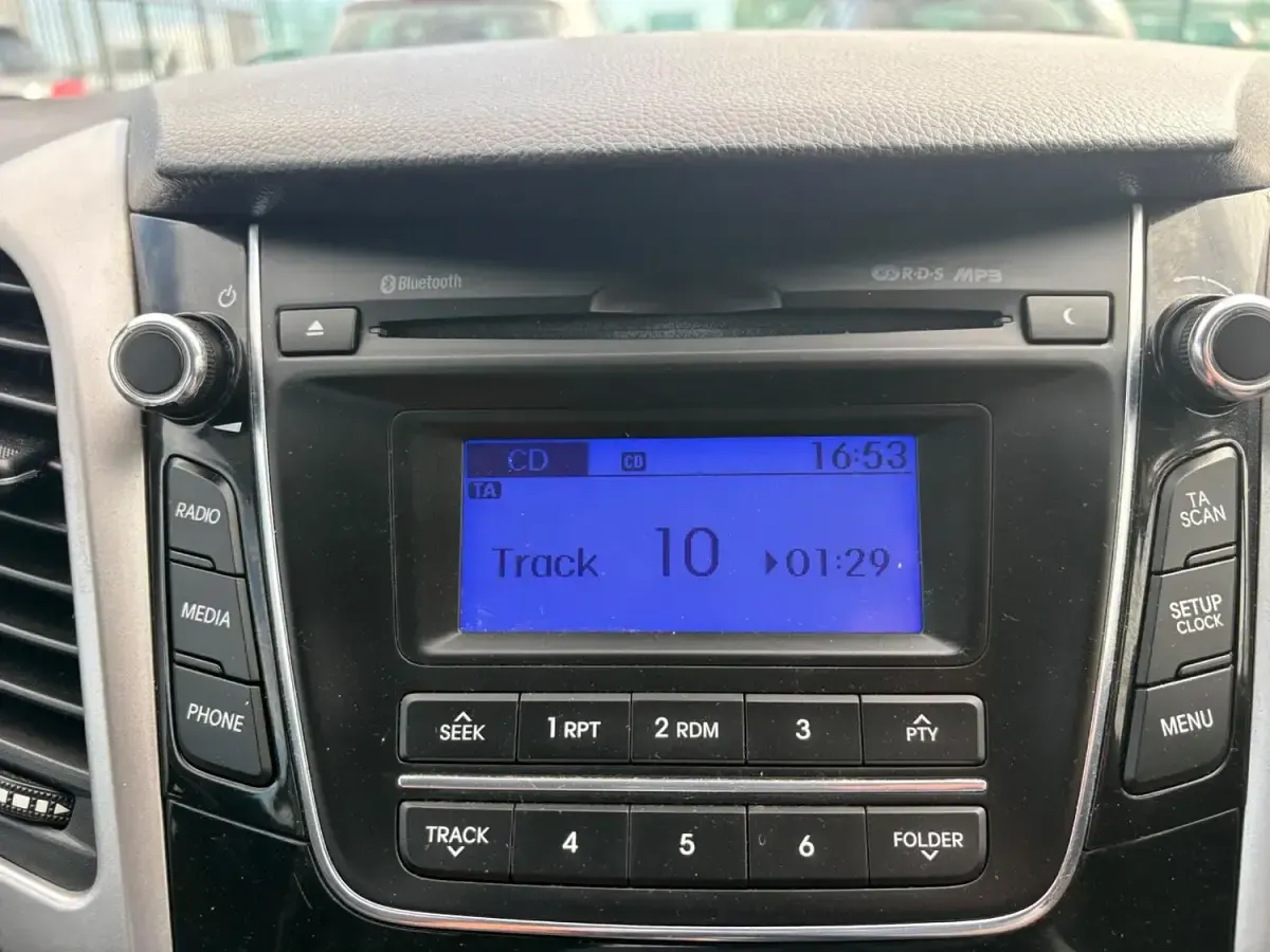 Used Hyundai i30 SE 110 HP (80 kW) 2016 Silver Hatchback