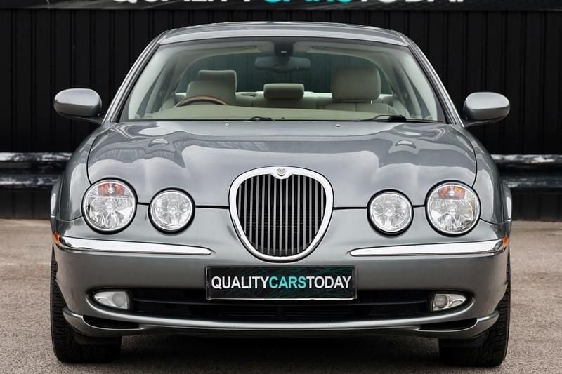 Usado Jaguar S-Type SE 400 HP (294 kW) 2002 Cinzento Sedan