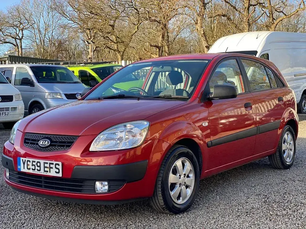 Used Kia Rio 97 HP (71 kW) 2009 Red Hatchback