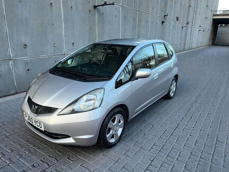 Used Honda Jazz ES 99 HP (72 kW) 2011 Silver Hatchback